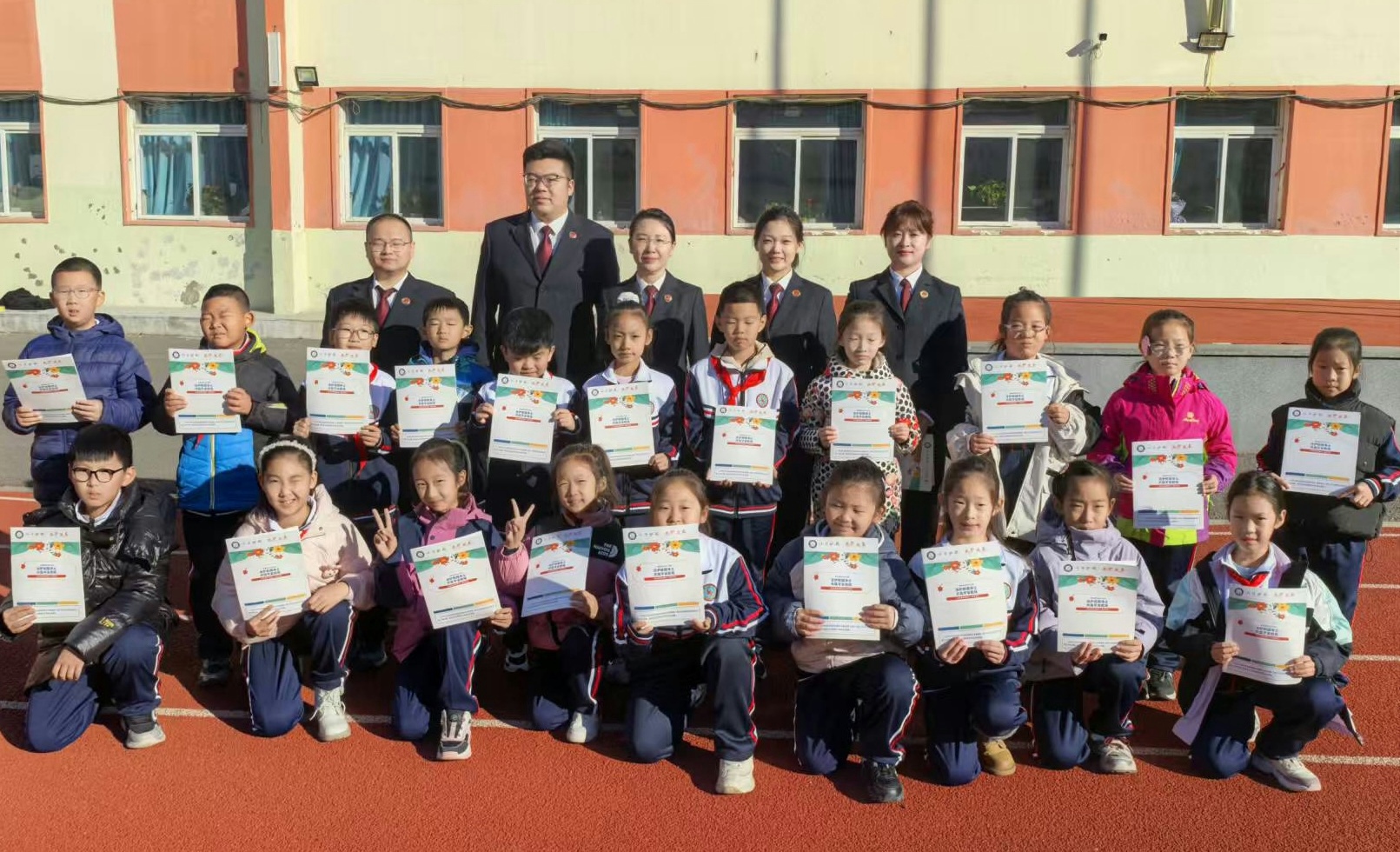 以法护航，共护成长 ——银州检察开展《中华人民共和国反有组织犯罪法》宣传进校园活动